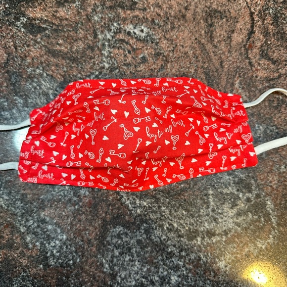 Handmade reusable face mask- adult size - Picture 1 of 3